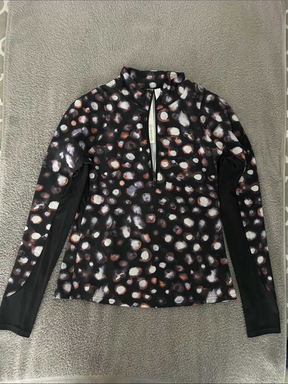 lululemon athletica Black Multi Dot Colored Nulux Half-Zip Long Sleeve Size 6